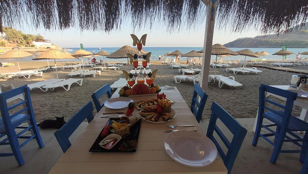 Kupala Beach Hotel Ovacık Extérieur photo